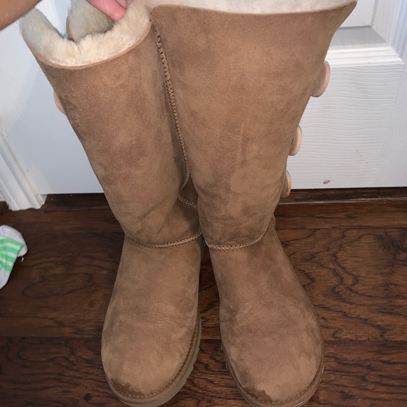 UGG Bailey Button Triplet II Boot in Chestnut - Picture 3 of 6